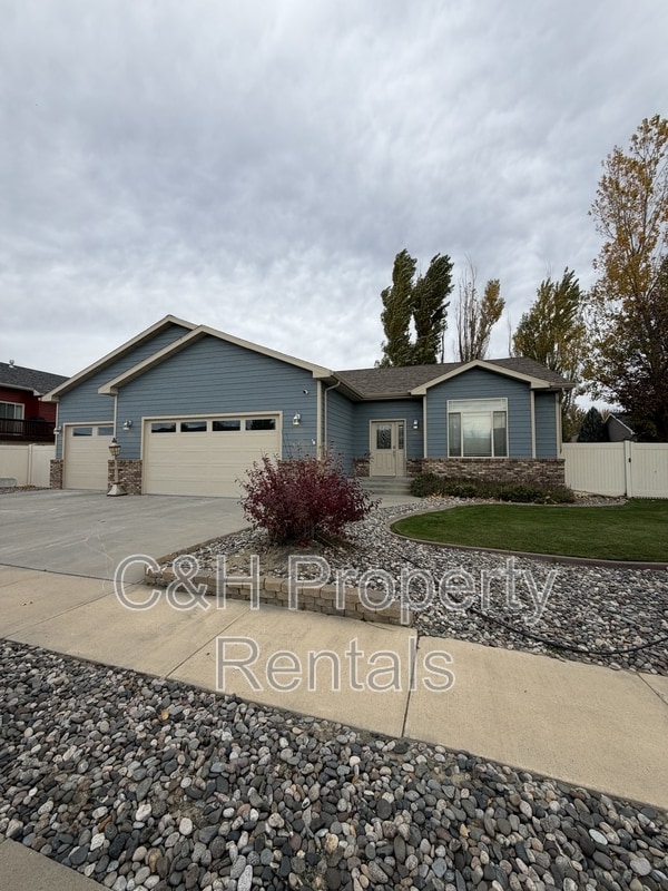 property at 5421 Spring Stone Ave