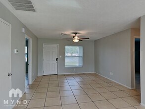 628 Royal Palm Dr in Kissimmee, FL - Foto de edificio - Building Photo