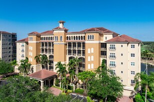 Vista Pointe at Vineyards in Naples, FL - Building Photo