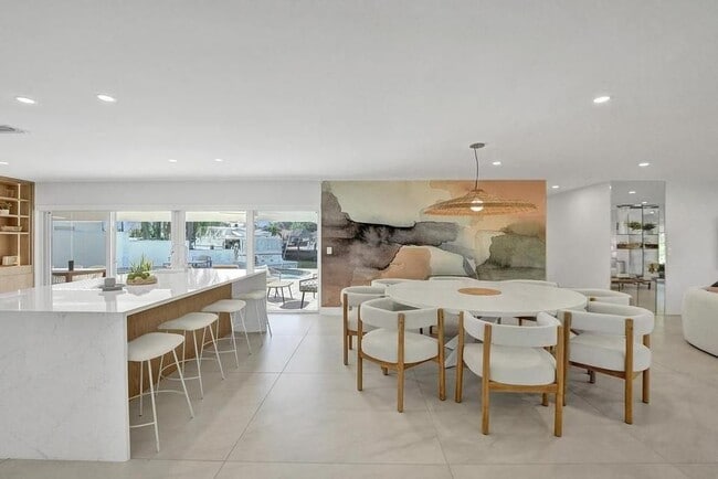 5581 NE 31st Ave in Fort Lauderdale, FL - Foto de edificio - Building Photo