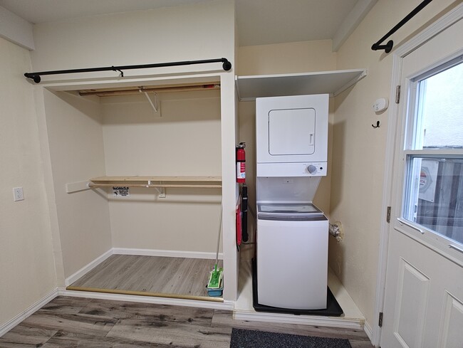 655 Freesia Dr in South San Francisco, CA - Building Photo - Building Photo