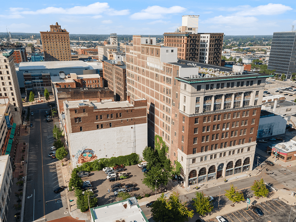 LaSalle Apartments in Toledo, OH - Building Photo
