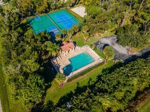 9841 Las Casas Dr in Ft. Myers, FL - Building Photo - Building Photo