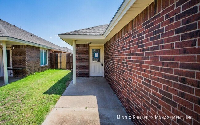 514 N Clinton Ave in Lubbock, TX - Building Photo - Building Photo