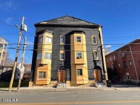 3134 6th Ave in Troy, NY - Building Photo