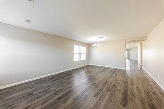 15830 W Gelding Dr in Surprise, AZ - Building Photo - Building Photo