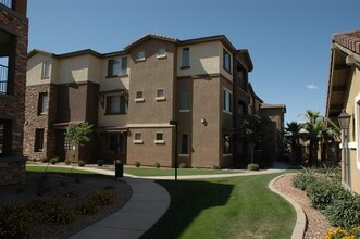 Azul at Spectrum in Gilbert, AZ - Foto de edificio - Building Photo