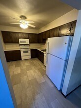 215 W Park Ln in Waterloo, IA - Foto de edificio - Building Photo