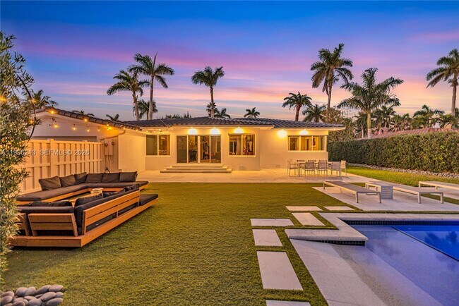 750 Harrison St in Hollywood, FL - Foto de edificio - Building Photo