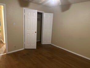 8305 Garcreek Cir, Unit # A and # C in Austin, TX - Building Photo - Building Photo