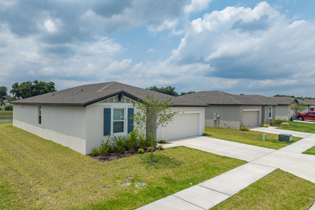 Lantana Grove in Plant City, FL - Foto de edificio