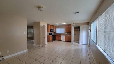 11726 Chanteloup Dr in Houston, TX - Building Photo - Building Photo