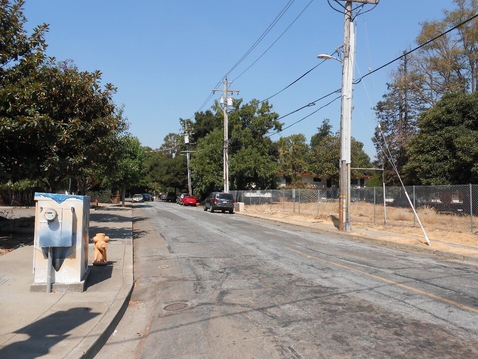 22412 Rockaway Ln in Hayward, CA - Foto de edificio