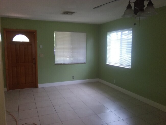 2433 Sherman St, Unit 2433 in Hollywood, FL - Building Photo - Building Photo