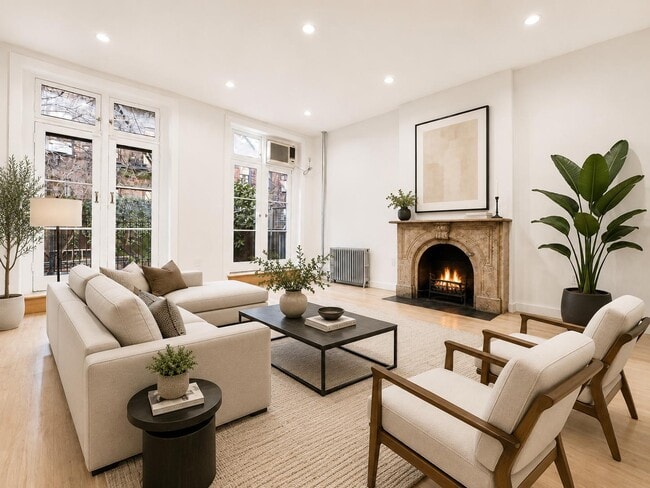 54 W 9th St