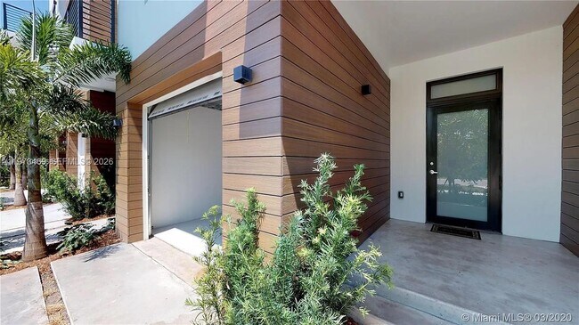 1503 N 17th Ave in Hollywood, FL - Building Photo - Building Photo