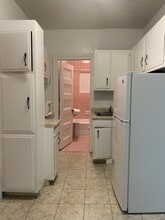 1223 Beacon St, Unit 202 in Brookline, MA - Foto de edificio - Building Photo