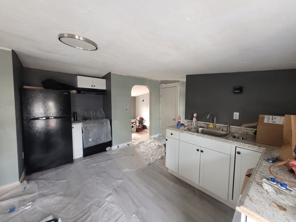 176 Washington St, Unit SECOND FLOOR in Dedham, MA - Building Photo