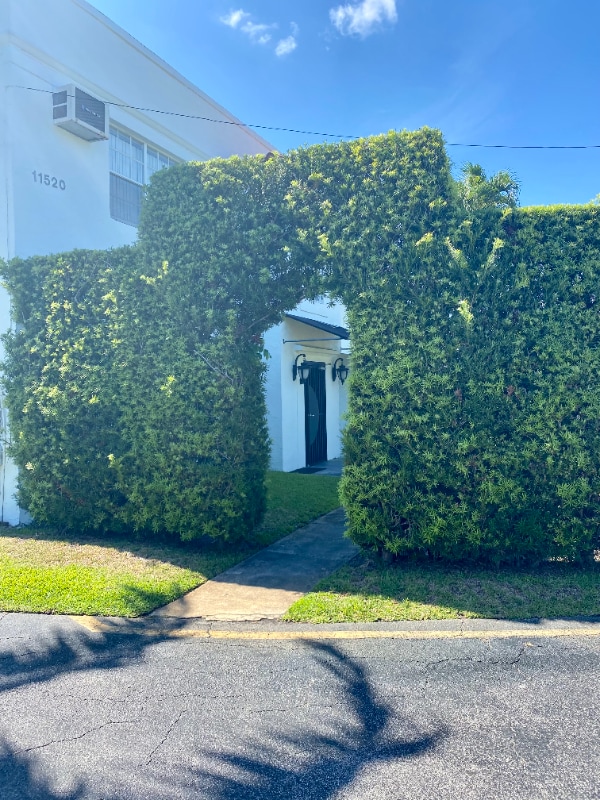 11520 NE 6th Ave in Biscayne Park, FL - Building Photo - Building Photo