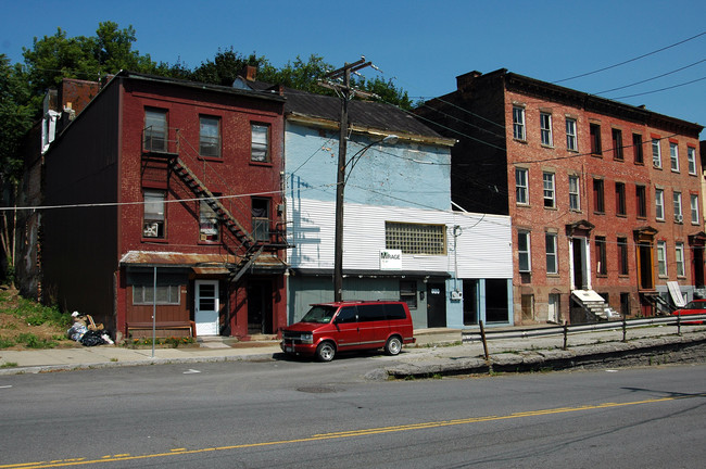 798 Broadway St in Albany, NY - Foto de edificio - Building Photo