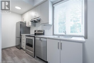 36 Grant Ave in Hamilton, ON - Building Photo - Building Photo