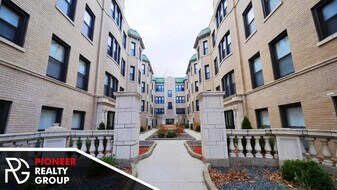 4032 N Ashland Ave, Unit 4038.5-E2 in Chicago, IL - Building Photo