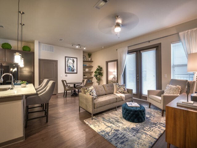 Overture Plano 55+ Active Adult Apartment Homes in Plano, TX - Foto de edificio