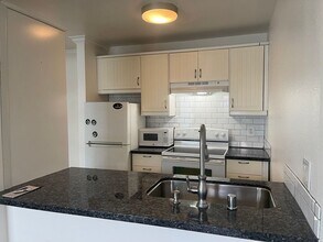 615 Vine St in Oceanside, CA - Building Photo - Building Photo