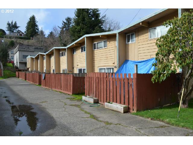 777 Hemlock Ave in Coos Bay, OR - Building Photo - Building Photo