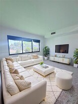 9300 SW 52nd Terrace in Miami, FL - Building Photo