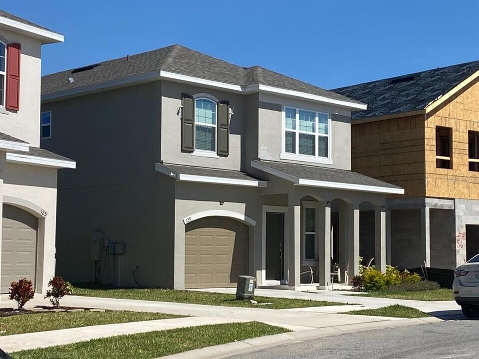 129 Aberdeen St in Davenport, FL - Building Photo
