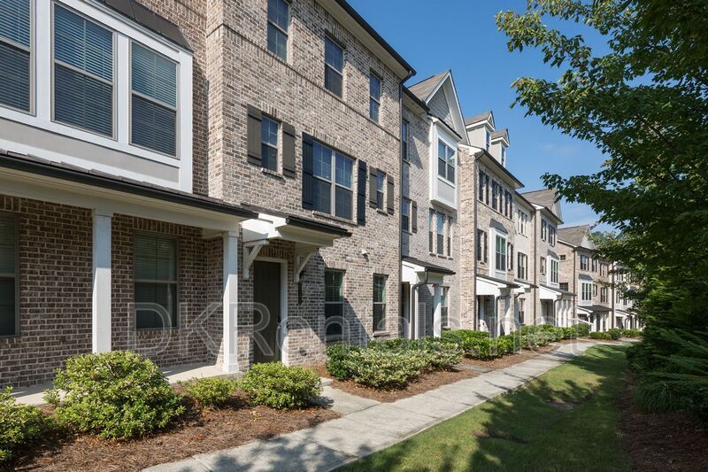 2182 Talmai Dr in Snellville, GA - Building Photo