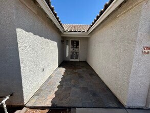 7709 W Wahalla Ln in Glendale, AZ - Foto de edificio - Building Photo