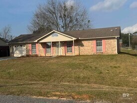 20 Magnolia Cir in Foley, AL - Building Photo