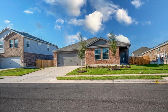 107 Miglia St in Hutto, TX - Building Photo - Building Photo