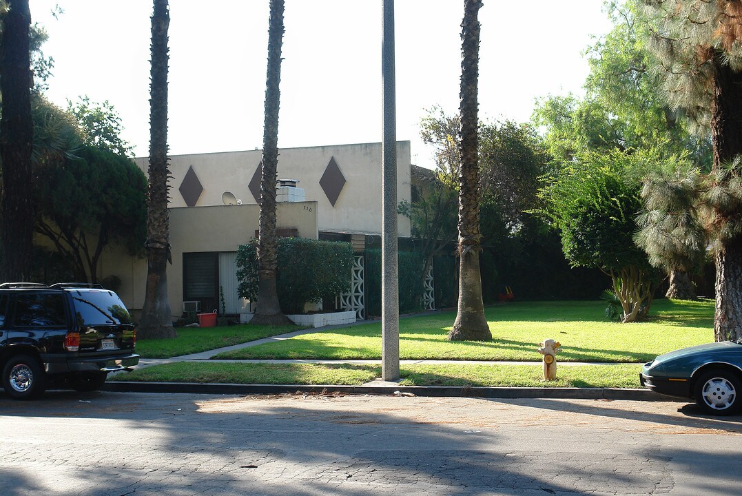 710 W Provential Dr in Anaheim, CA - Building Photo