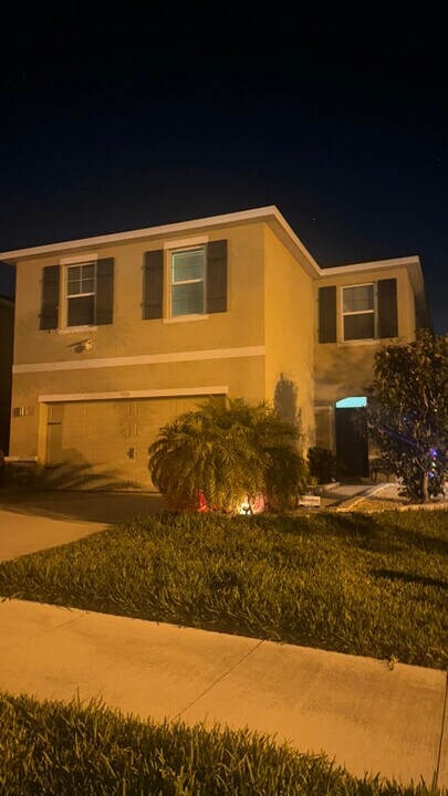 5916 Briar Rose Wy in Sarasota, FL - Building Photo