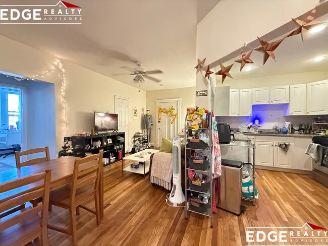 72 Egmont St in Brookline, MA - Building Photo - Building Photo