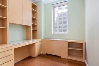 1600 Broadway in New York, NY - Building Photo - Building Photo