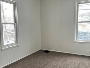 126 Grandview Ave in Mingo Junction, OH - Foto de edificio - Building Photo