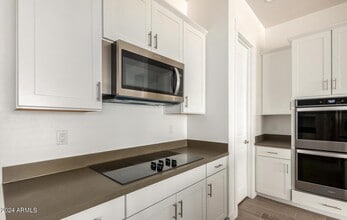 10131 W Camino De Oro in Peoria, AZ - Foto de edificio - Building Photo