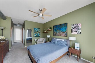 2333 W Saint Paul Ave, Unit 315 in Chicago, IL - Foto de edificio - Building Photo