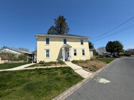 1333 Overlook Rd in Fullerton, PA - Building Photo