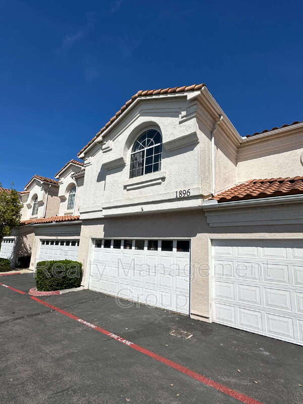 1896 Matin Cir in San Marcos, CA - Foto de edificio - Building Photo