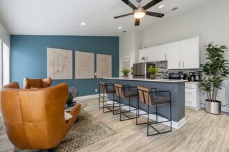 Woodmeade in Irving, TX - Foto de edificio - Interior Photo
