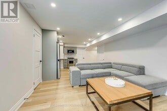 13 Franmar Rd in Brampton, ON - Building Photo - Building Photo