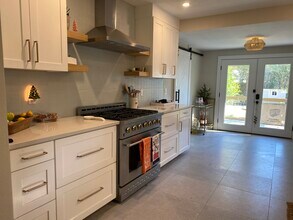 831 W San Antonio St in San Marcos, TX - Building Photo - Building Photo