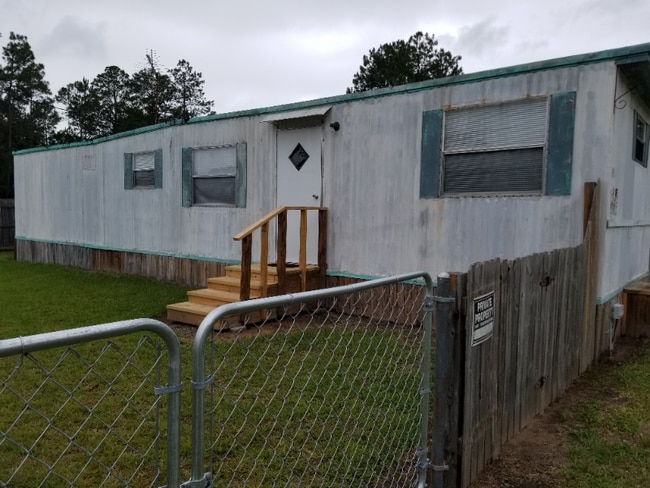 41 Thicket Rd in Ludowici, GA - Building Photo - Building Photo