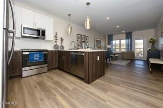 6051 State Farm Rd in Guilderland, NY - Building Photo - Building Photo