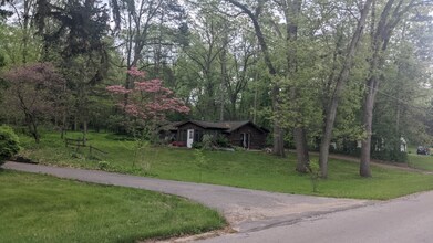 8970 E Gull Lake Dr in Augusta, MI - Building Photo - Building Photo